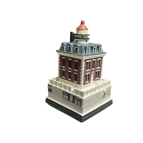 Spoontiques New London Ledge Light Lighthouse Figurine - Picture 9 of 10